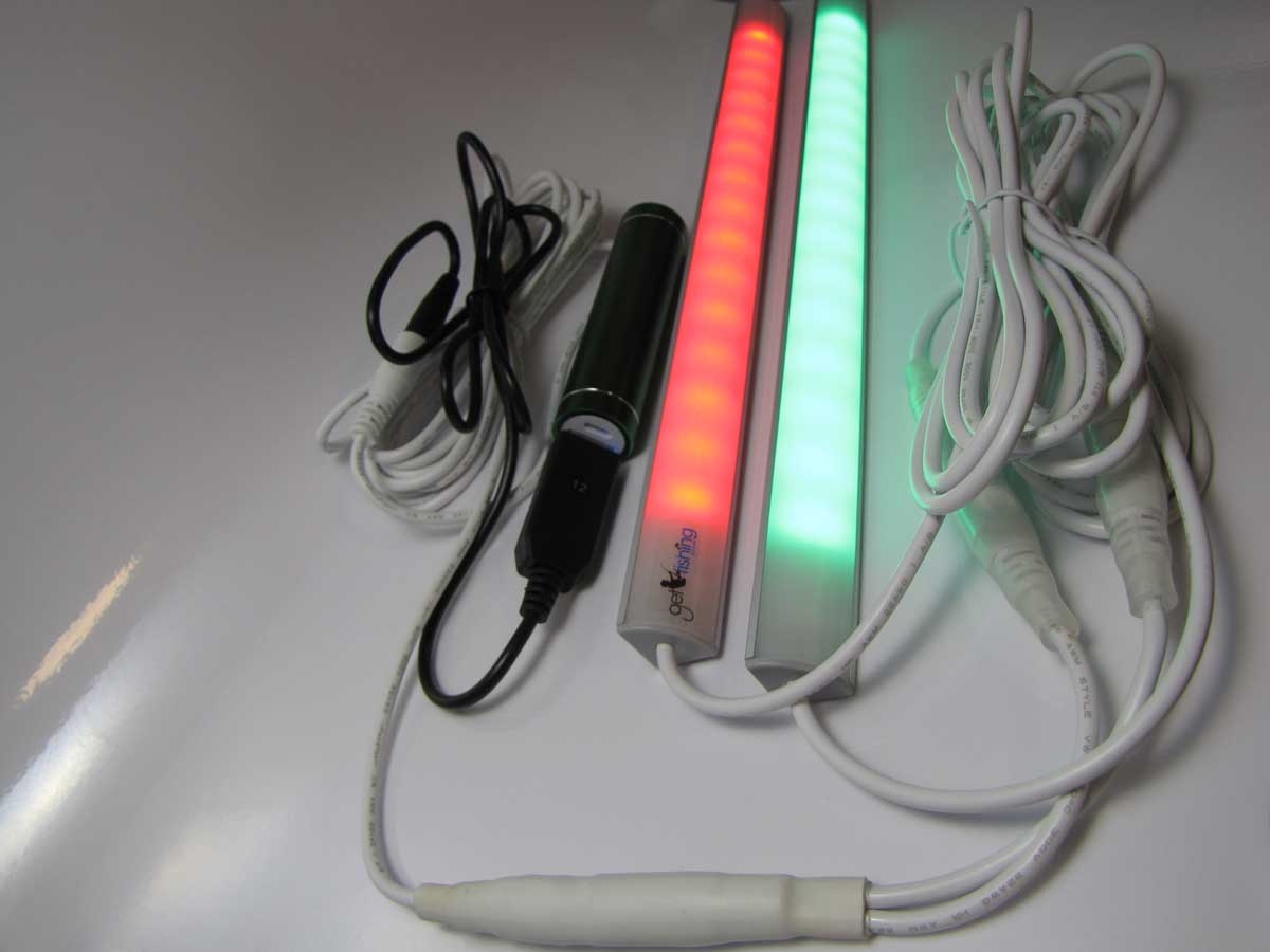 5V-usb-power-bank-green-powering-2-tinny-lights